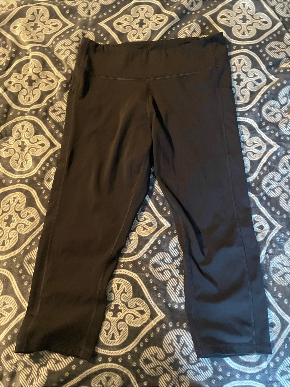 tek gear Black Capri Athletic Pants